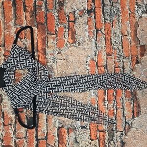 Chic Black and White Geometric Scarf